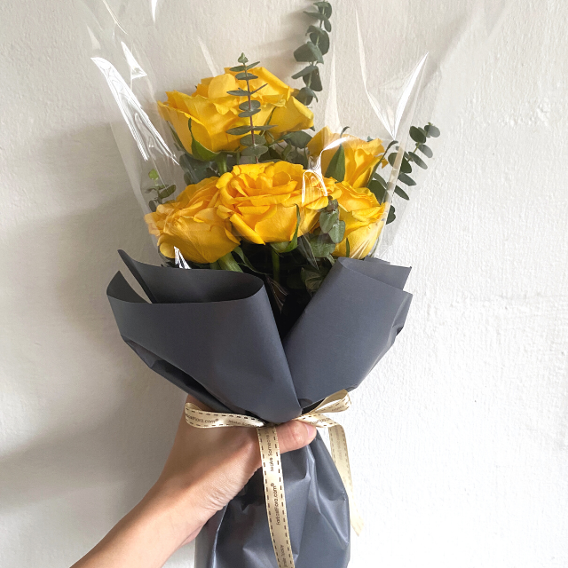 Classic Fresh Yellow Roses Bouquet