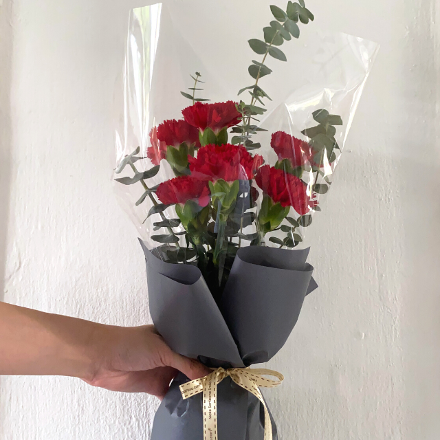 Sweet Fresh Red Carnations Bouquet